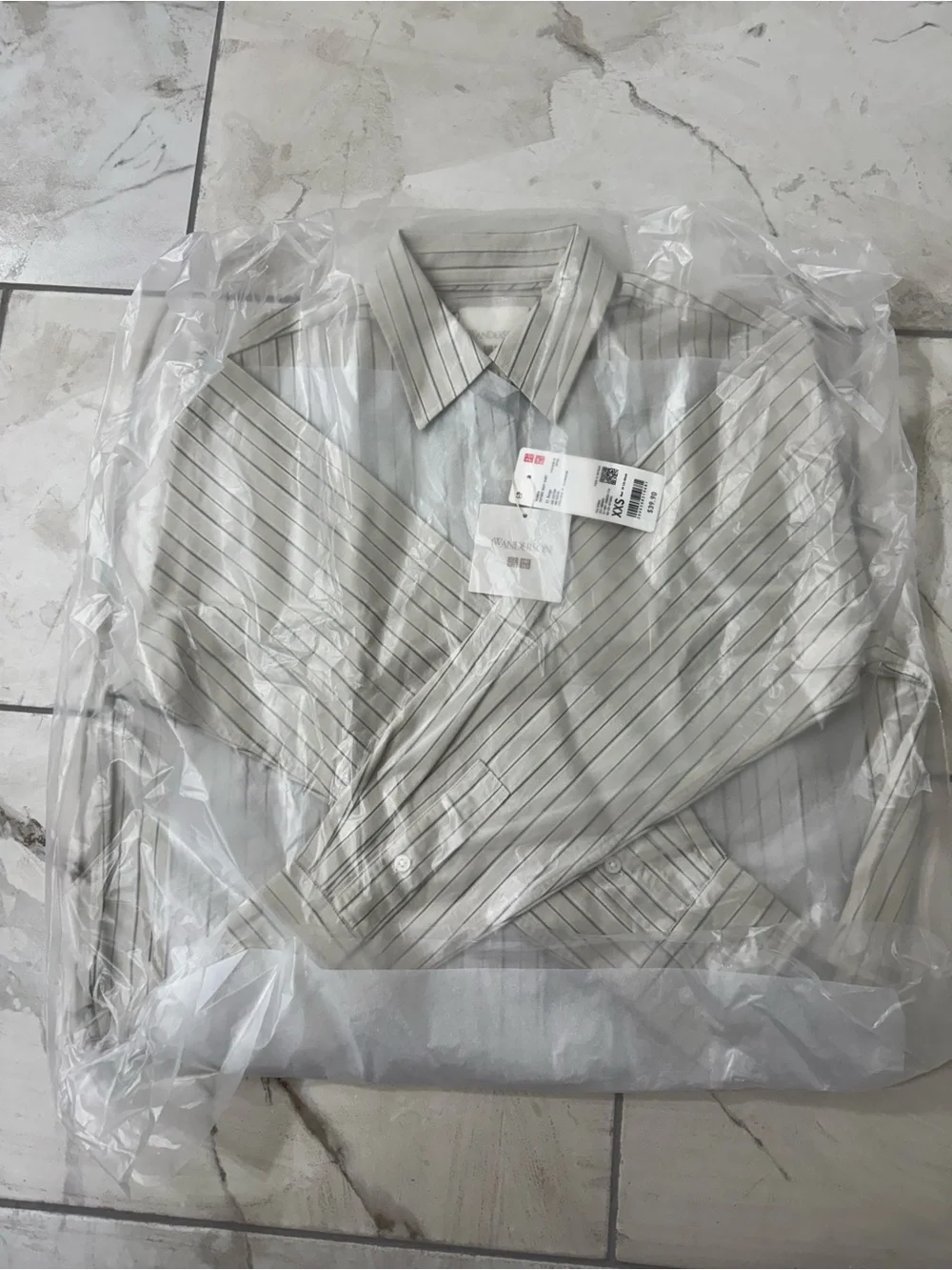 JW Anderson x Uniqlo Cropped Striped Button-Up Shirt in Cream Size XXS NWT - Picture 3 of 4